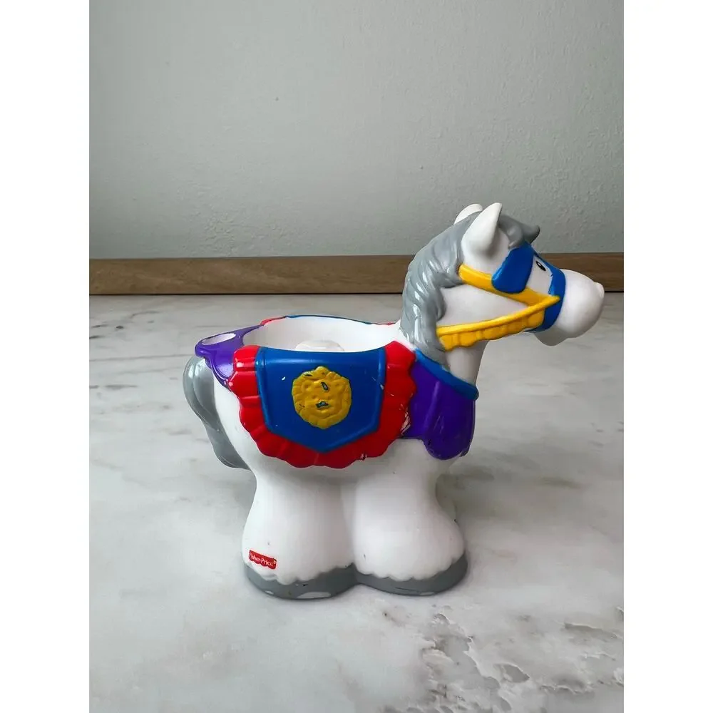 Fisher-Price Replacement Horse & Princess Sarah Lynn Figures Lil Kingdom Castle - Picture 10 of 10